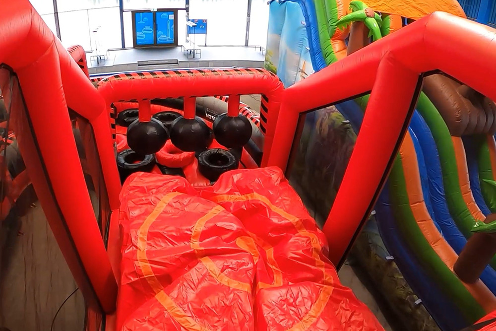 Ninja-Parcours in der Kunsteishalle Ludwigsburg